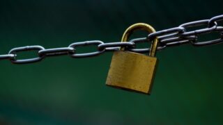【電源管理の安全対策】ロックアウトシステムを使って作業者の安全を守る