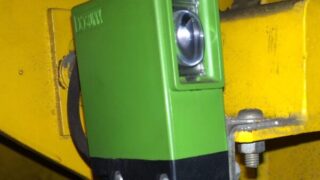 【電源で悩まない】フリー電源タイプの光電センサの特徴と使い方について解説