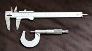 【測定機器の「校正」って何？】意味や必要性、実施方法について分かりやすく解説