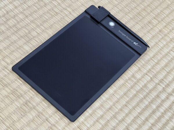 【仕事のメモはこれ1枚！】電子メモパッド「ブギーボード」の魅力と活用方法について